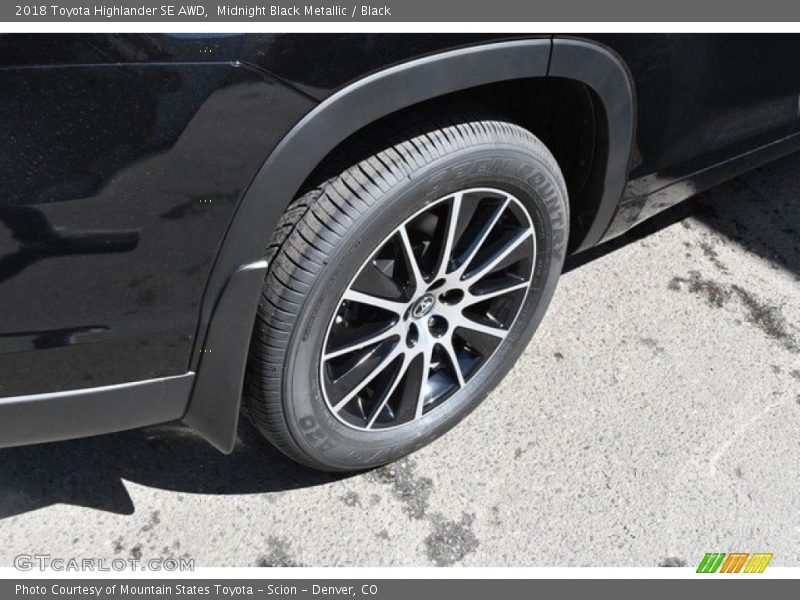 Midnight Black Metallic / Black 2018 Toyota Highlander SE AWD