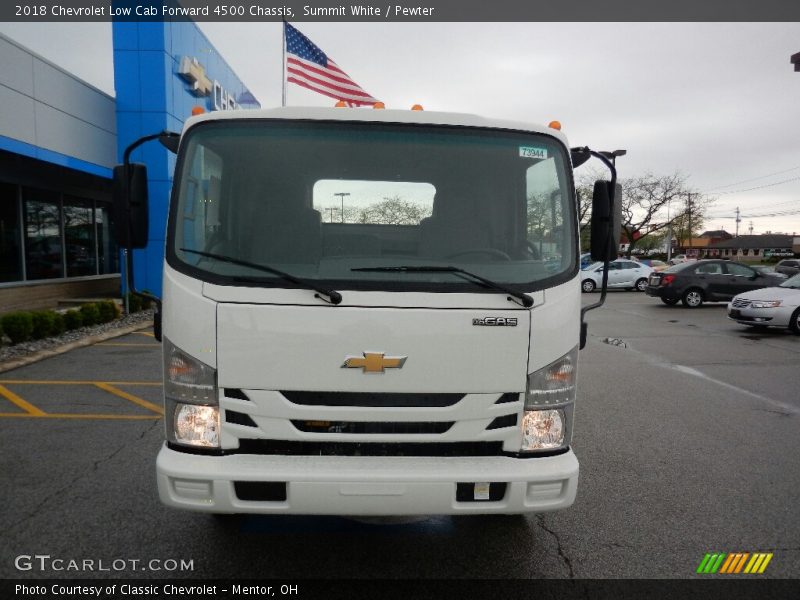 Summit White / Pewter 2018 Chevrolet Low Cab Forward 4500 Chassis