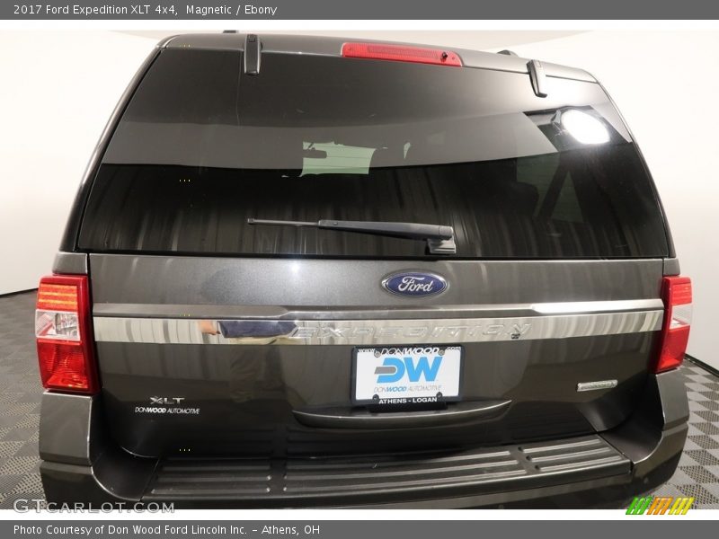 Magnetic / Ebony 2017 Ford Expedition XLT 4x4