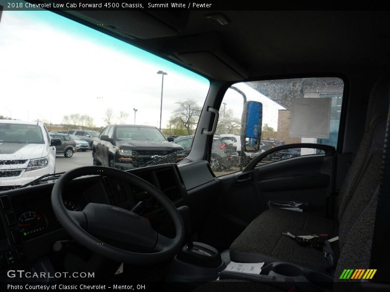 Summit White / Pewter 2018 Chevrolet Low Cab Forward 4500 Chassis