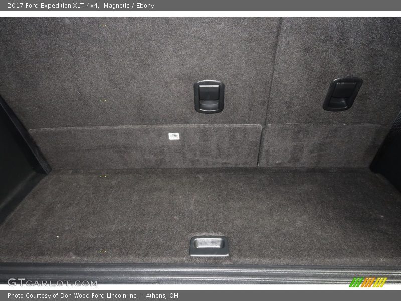 Magnetic / Ebony 2017 Ford Expedition XLT 4x4