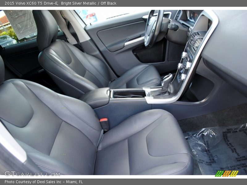 Bright Silver Metallic / Off Black 2015 Volvo XC60 T5 Drive-E