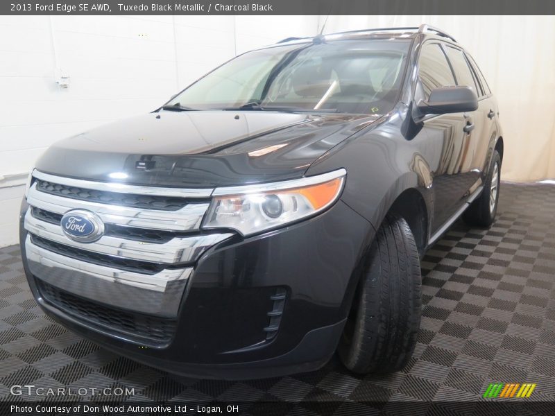 Tuxedo Black Metallic / Charcoal Black 2013 Ford Edge SE AWD