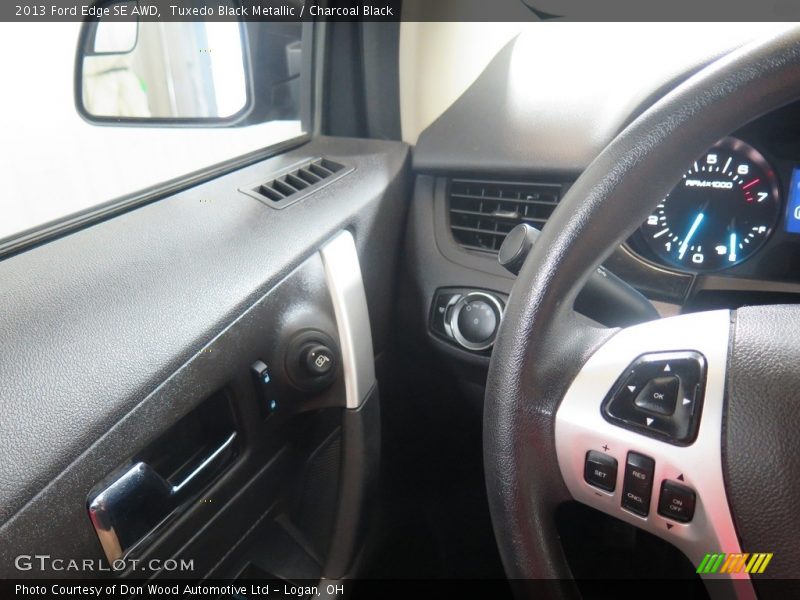 Tuxedo Black Metallic / Charcoal Black 2013 Ford Edge SE AWD