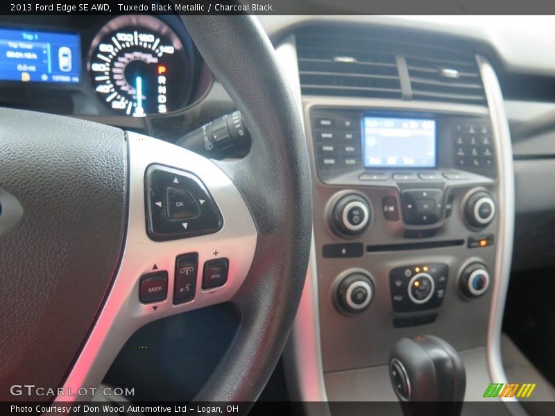 Tuxedo Black Metallic / Charcoal Black 2013 Ford Edge SE AWD