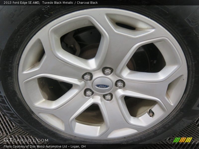 Tuxedo Black Metallic / Charcoal Black 2013 Ford Edge SE AWD