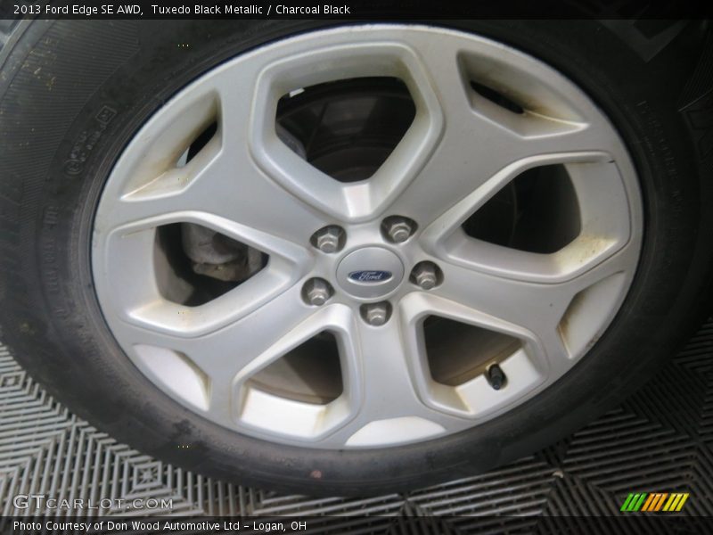 Tuxedo Black Metallic / Charcoal Black 2013 Ford Edge SE AWD