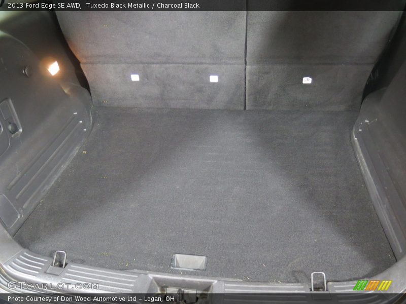 Tuxedo Black Metallic / Charcoal Black 2013 Ford Edge SE AWD