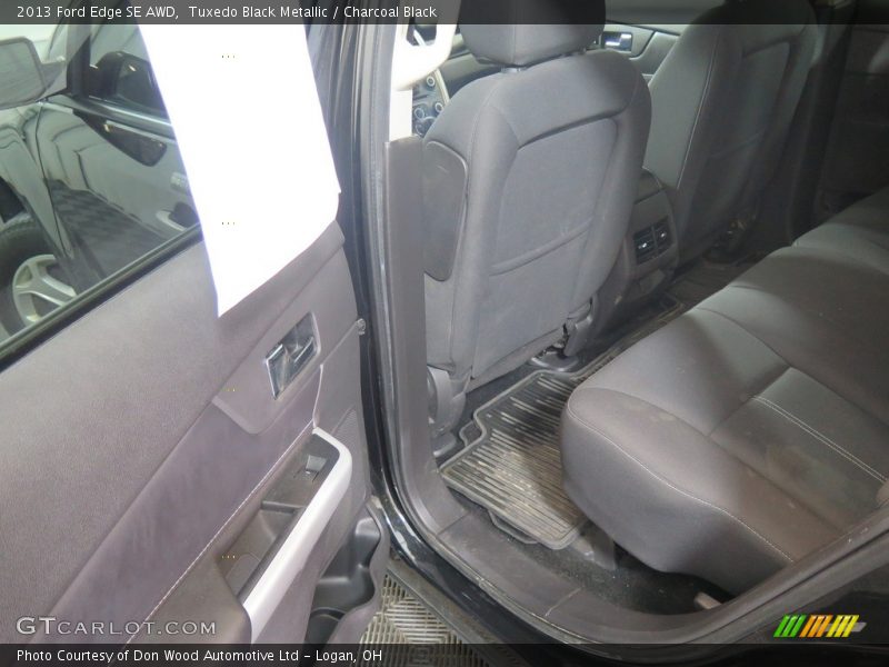 Tuxedo Black Metallic / Charcoal Black 2013 Ford Edge SE AWD