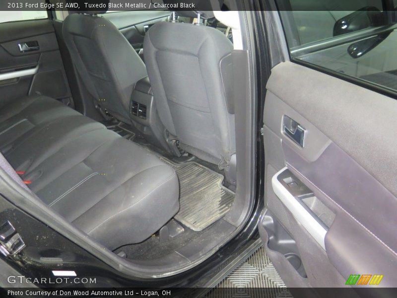 Tuxedo Black Metallic / Charcoal Black 2013 Ford Edge SE AWD