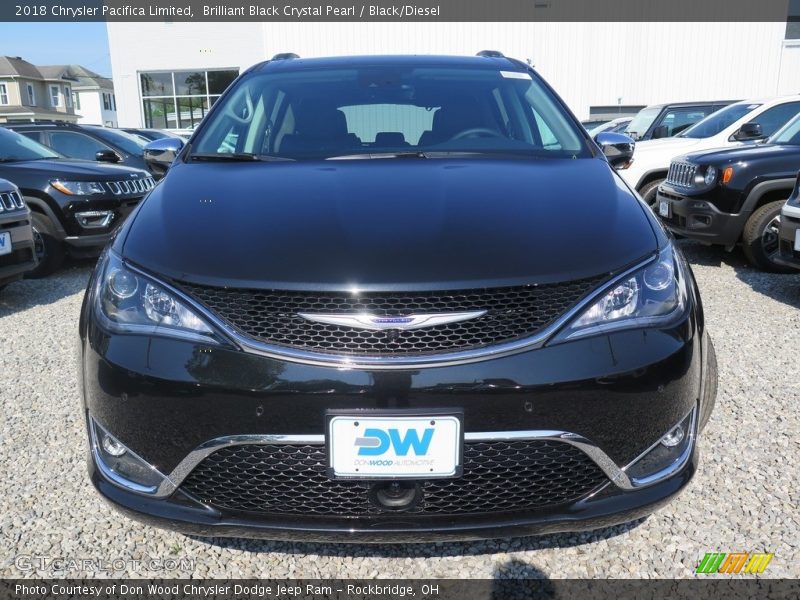 Brilliant Black Crystal Pearl / Black/Diesel 2018 Chrysler Pacifica Limited