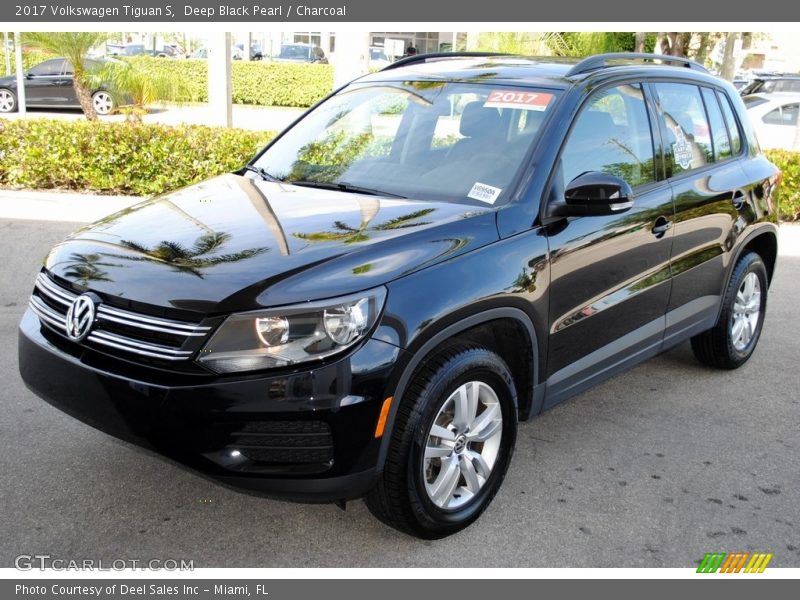 Deep Black Pearl / Charcoal 2017 Volkswagen Tiguan S