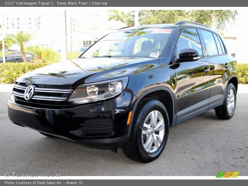 Deep Black Pearl / Charcoal 2017 Volkswagen Tiguan S