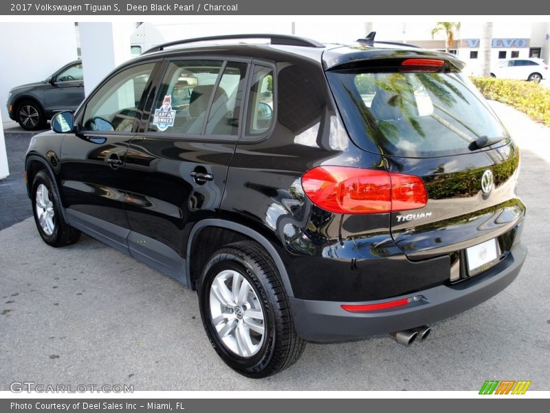 Deep Black Pearl / Charcoal 2017 Volkswagen Tiguan S