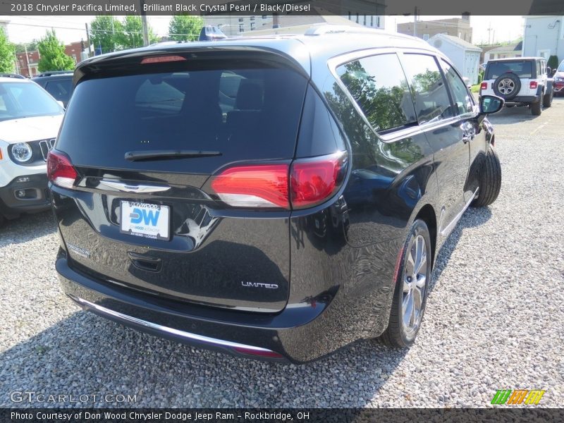 Brilliant Black Crystal Pearl / Black/Diesel 2018 Chrysler Pacifica Limited