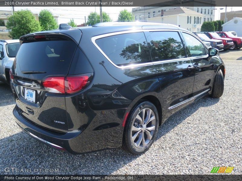 Brilliant Black Crystal Pearl / Black/Diesel 2018 Chrysler Pacifica Limited