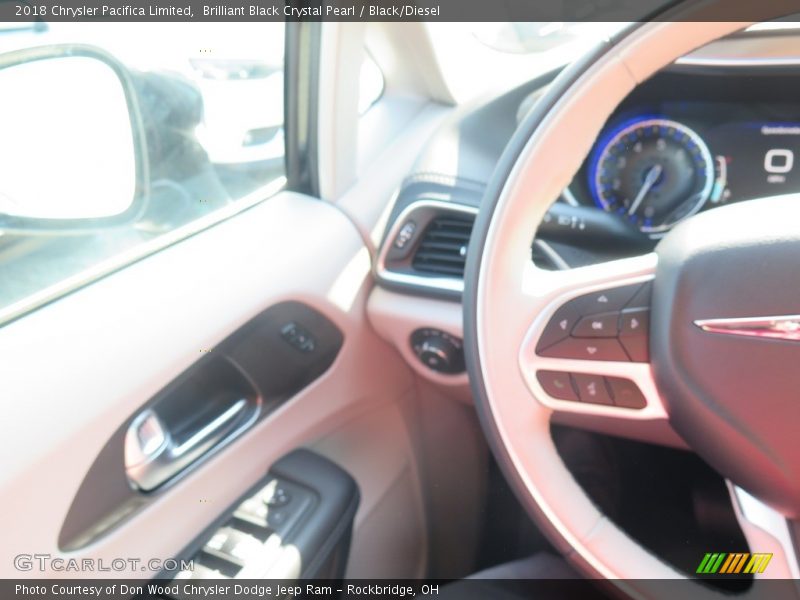 Brilliant Black Crystal Pearl / Black/Diesel 2018 Chrysler Pacifica Limited