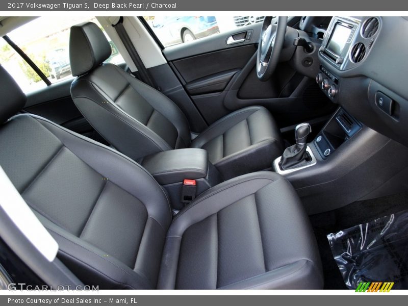 Deep Black Pearl / Charcoal 2017 Volkswagen Tiguan S