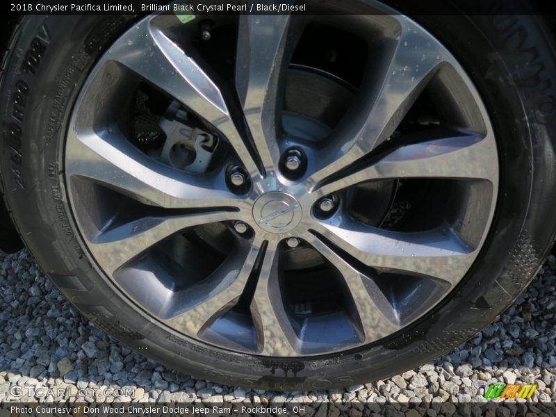 Brilliant Black Crystal Pearl / Black/Diesel 2018 Chrysler Pacifica Limited