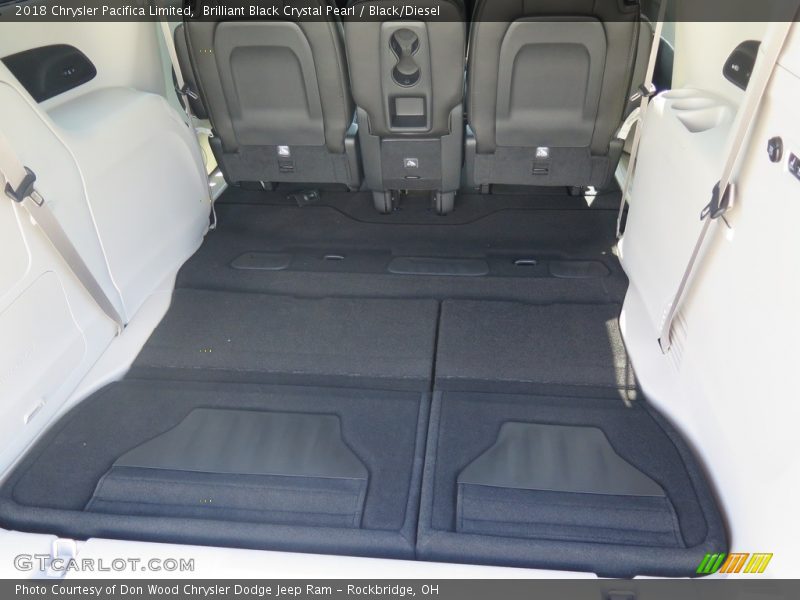 Brilliant Black Crystal Pearl / Black/Diesel 2018 Chrysler Pacifica Limited