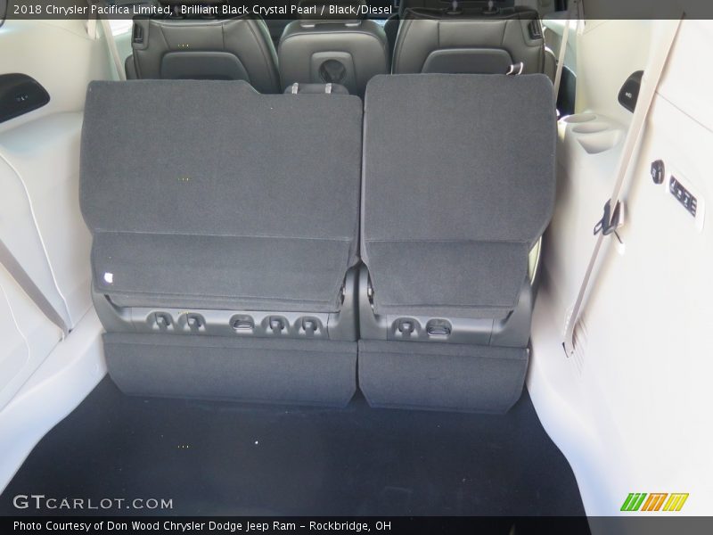 Brilliant Black Crystal Pearl / Black/Diesel 2018 Chrysler Pacifica Limited