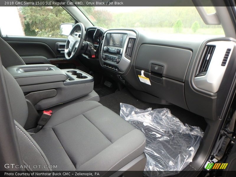Onyx Black / Jet Black 2018 GMC Sierra 1500 SLE Regular Cab 4WD