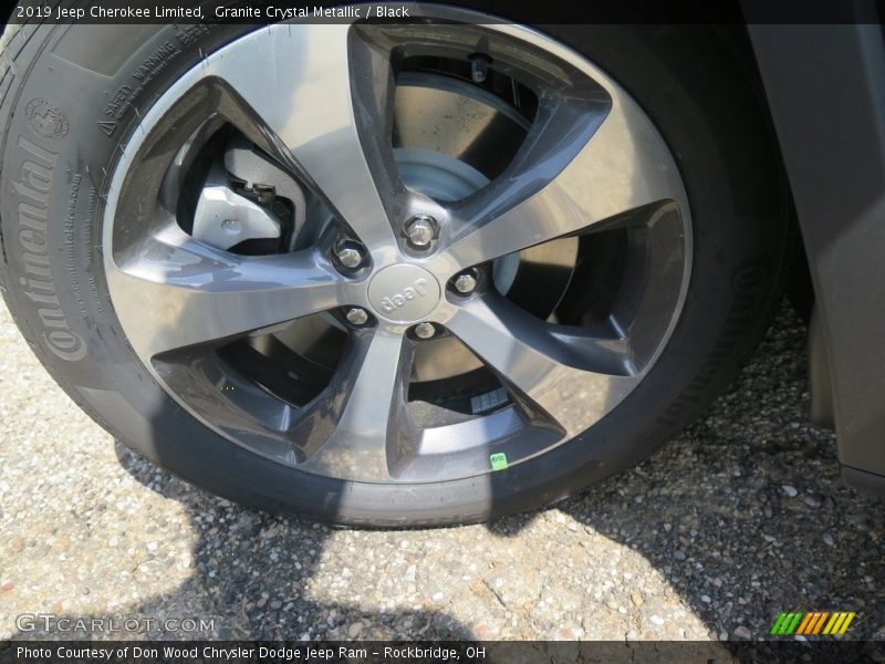 Granite Crystal Metallic / Black 2019 Jeep Cherokee Limited