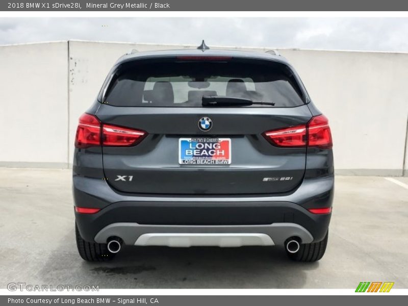 Mineral Grey Metallic / Black 2018 BMW X1 sDrive28i