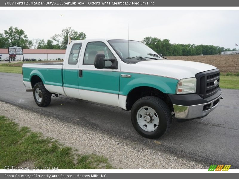 Oxford White Clearcoat / Medium Flint 2007 Ford F250 Super Duty XL SuperCab 4x4