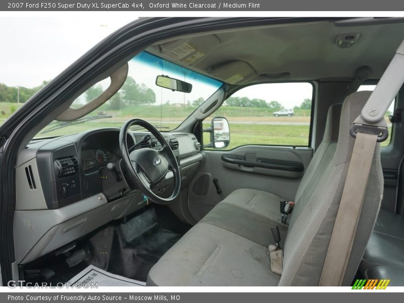 Oxford White Clearcoat / Medium Flint 2007 Ford F250 Super Duty XL SuperCab 4x4
