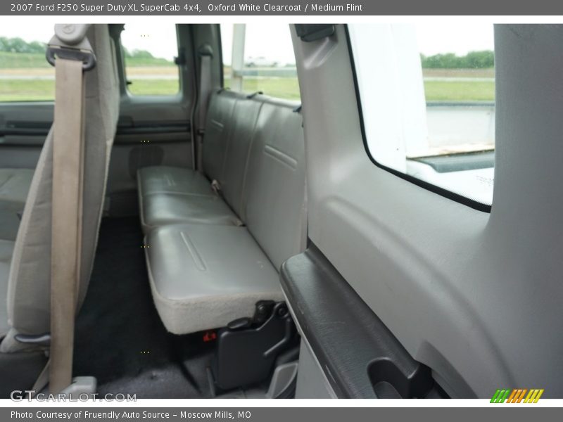Oxford White Clearcoat / Medium Flint 2007 Ford F250 Super Duty XL SuperCab 4x4