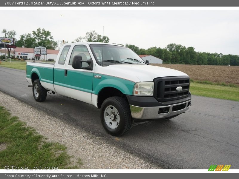 Oxford White Clearcoat / Medium Flint 2007 Ford F250 Super Duty XL SuperCab 4x4