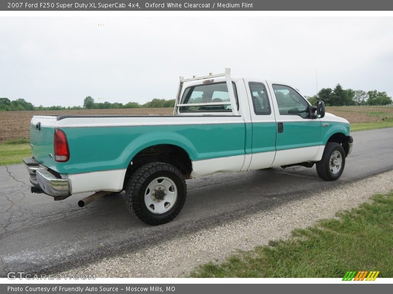 Oxford White Clearcoat / Medium Flint 2007 Ford F250 Super Duty XL SuperCab 4x4