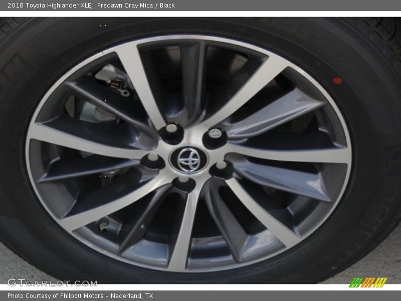 Predawn Gray Mica / Black 2018 Toyota Highlander XLE