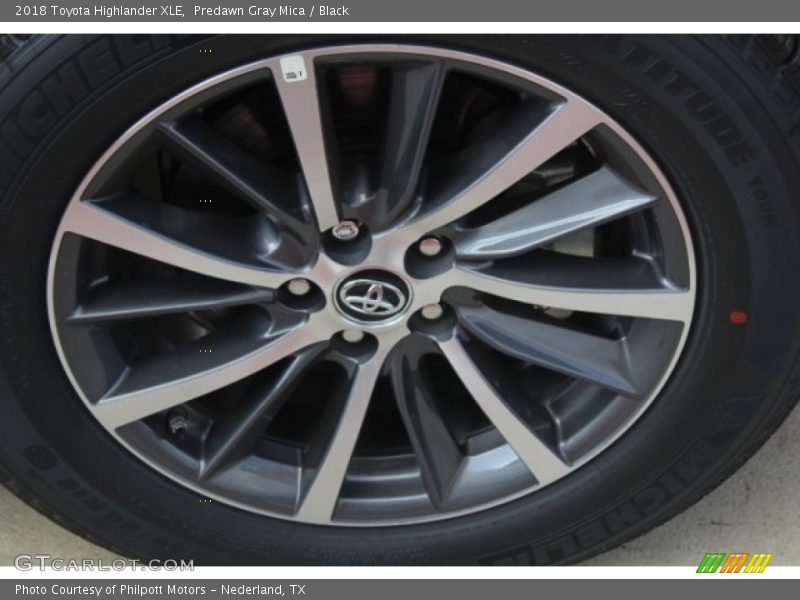 Predawn Gray Mica / Black 2018 Toyota Highlander XLE