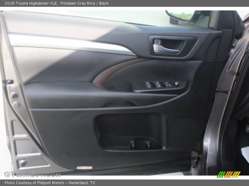 Predawn Gray Mica / Black 2018 Toyota Highlander XLE
