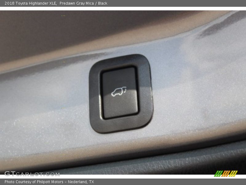 Predawn Gray Mica / Black 2018 Toyota Highlander XLE