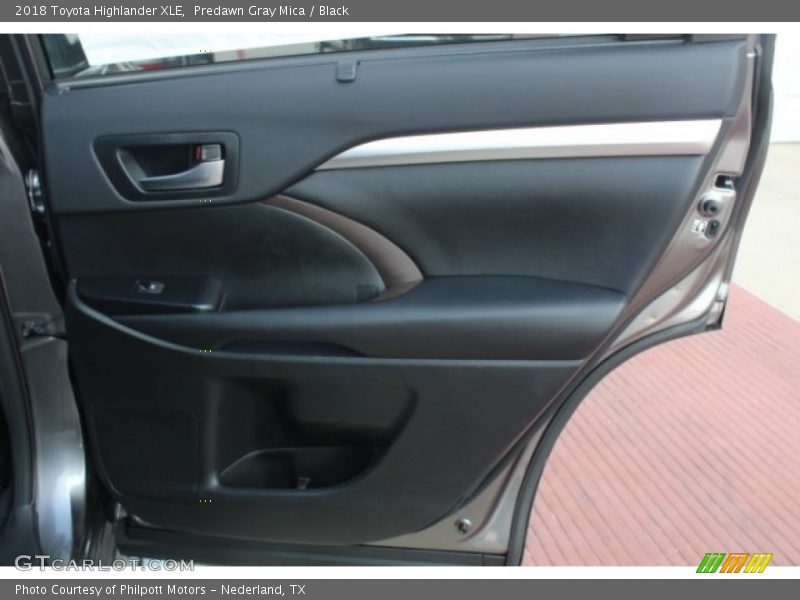 Predawn Gray Mica / Black 2018 Toyota Highlander XLE