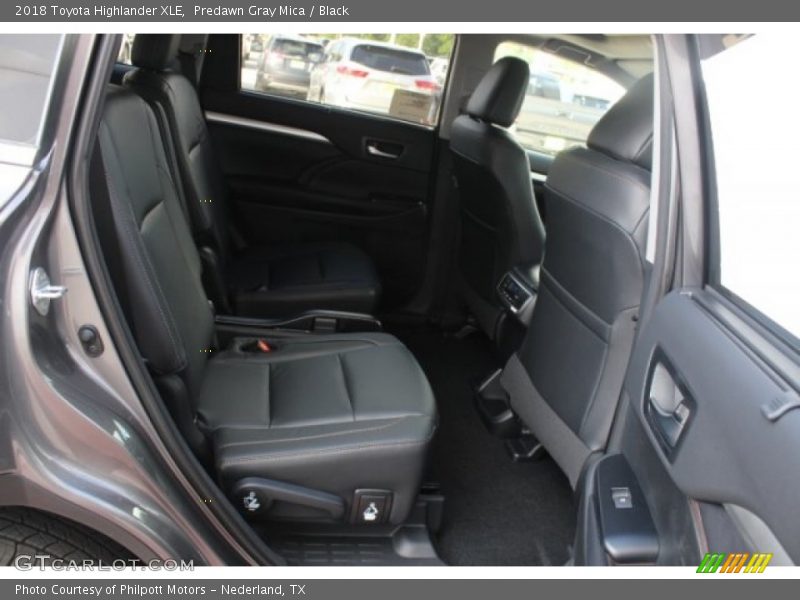 Predawn Gray Mica / Black 2018 Toyota Highlander XLE