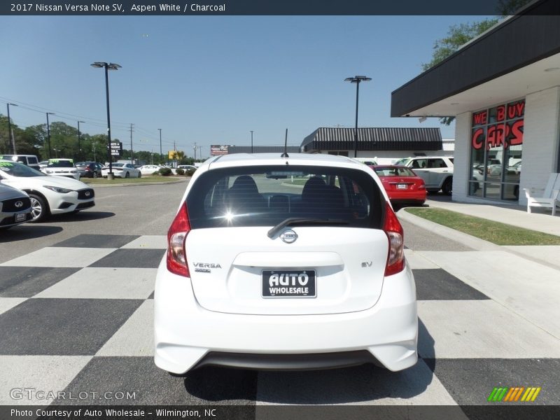 Aspen White / Charcoal 2017 Nissan Versa Note SV