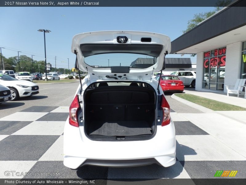 Aspen White / Charcoal 2017 Nissan Versa Note SV