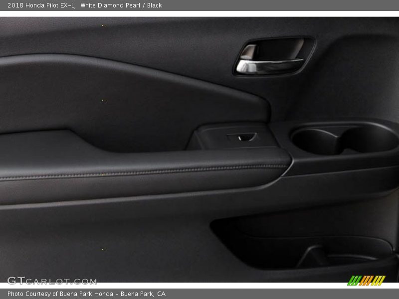 White Diamond Pearl / Black 2018 Honda Pilot EX-L