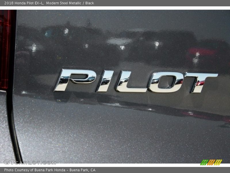 Modern Steel Metallic / Black 2018 Honda Pilot EX-L
