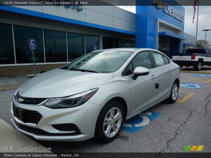Silver Ice Metallic / Jet Black 2018 Chevrolet Cruze LT