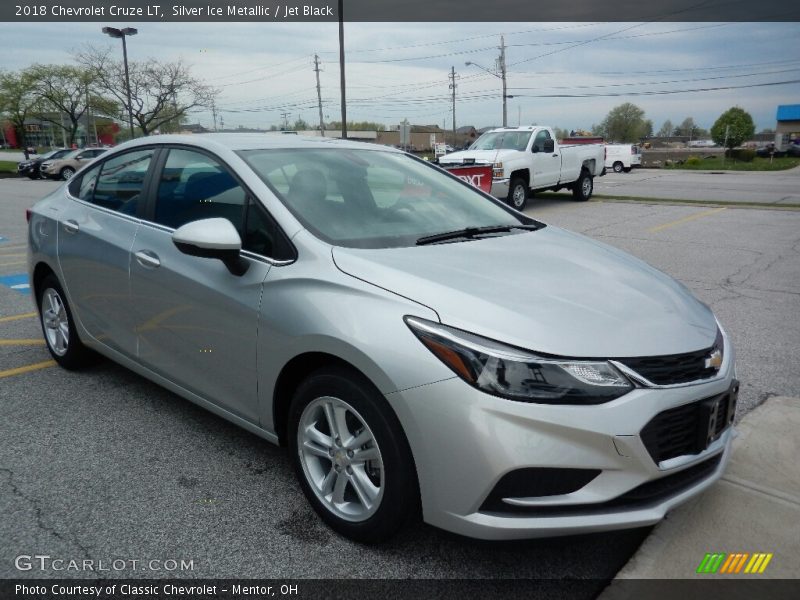 Silver Ice Metallic / Jet Black 2018 Chevrolet Cruze LT