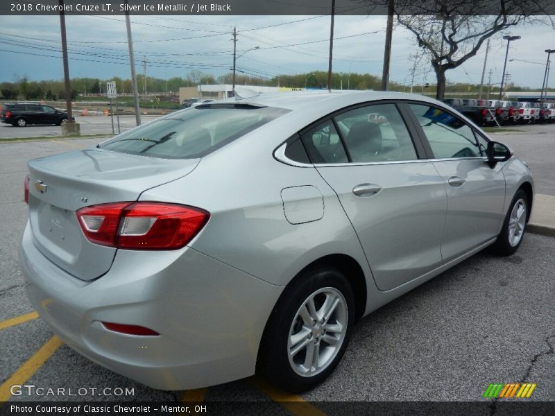 Silver Ice Metallic / Jet Black 2018 Chevrolet Cruze LT