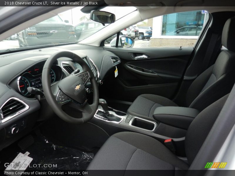 Silver Ice Metallic / Jet Black 2018 Chevrolet Cruze LT