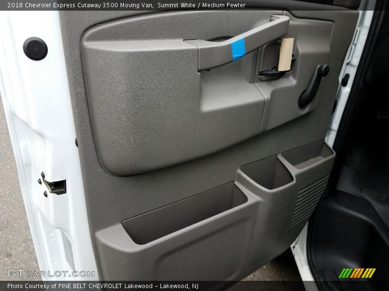 Summit White / Medium Pewter 2018 Chevrolet Express Cutaway 3500 Moving Van