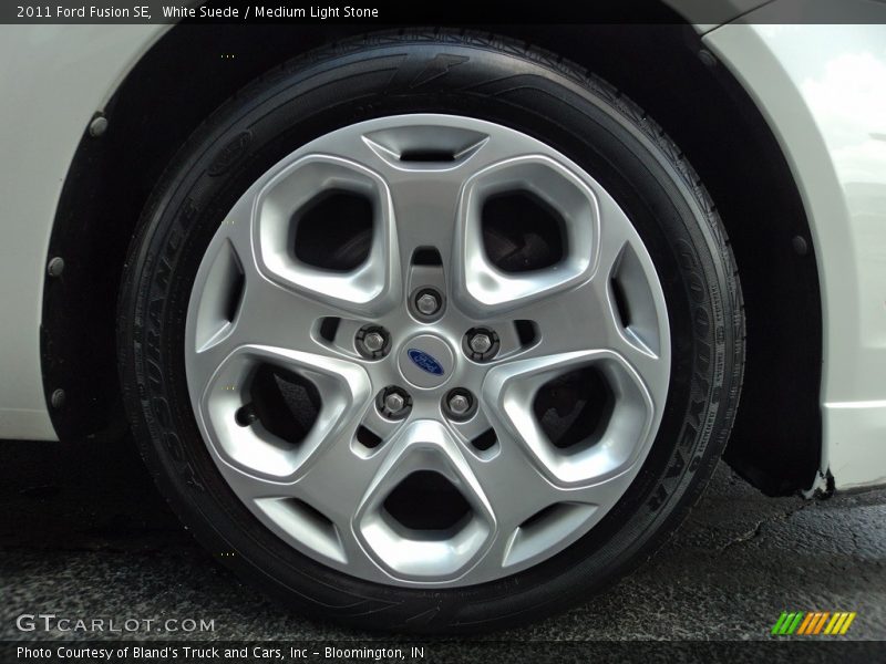 White Suede / Medium Light Stone 2011 Ford Fusion SE