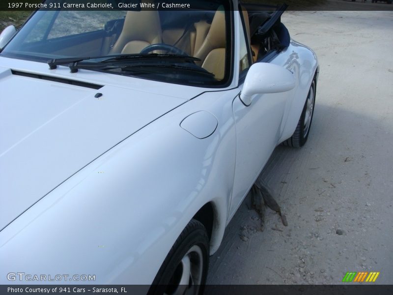 Glacier White / Cashmere 1997 Porsche 911 Carrera Cabriolet